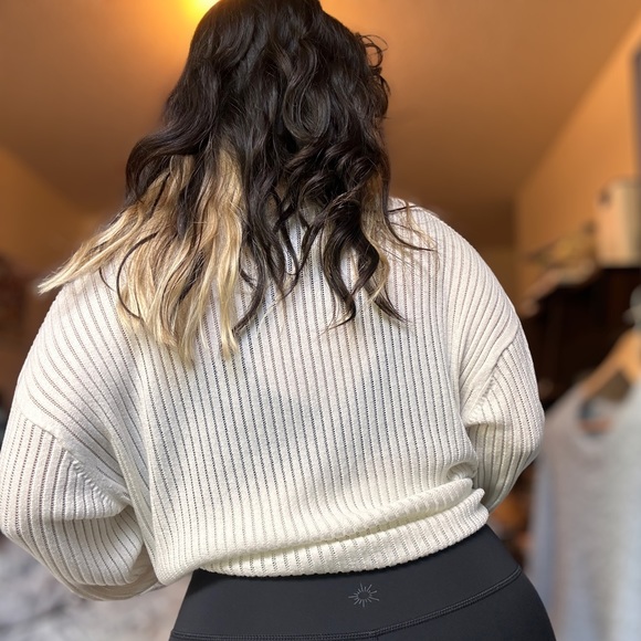 express dark academia white ribbed v neck cropped sweater oversized long sleeve - Picture 4 of 5